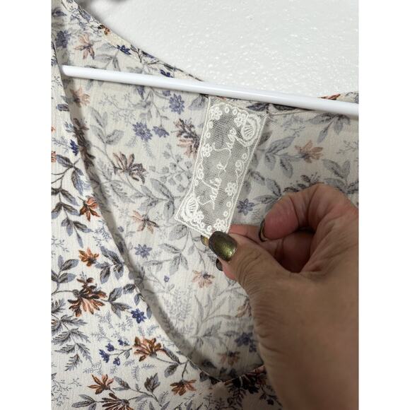 Sadie And Sage Women’s Cream Multicolor Peplum Top Long Sleeve Ruffle Size Small - Picture 5 of 6